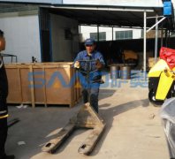 薩奧發(fā)貨區(qū)又一批壓路機，灌縫機走起！