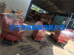 小型壓路機(jī)、霧炮等設(shè)備成功發(fā)往目的地