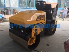 3噸全液壓壓路機、二次構造柱泵成功發(fā)出