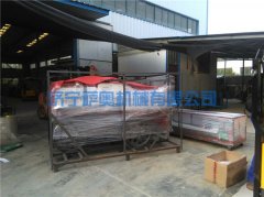 一批小型壓路機和激光整平機成功發(fā)出！