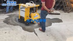 歡迎客戶(hù)前來(lái)廠里參觀考察手推井蓋切割機(jī)