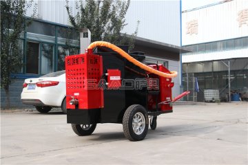 強(qiáng)化春季公路養(yǎng)護(hù)，保證道路通暢